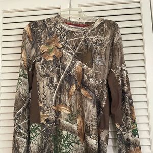 Real tree camo shirt, small
